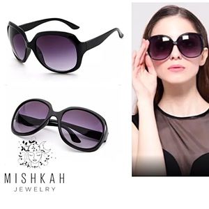 Just In🎉Women’s Black Oval Shaped Sunglasses